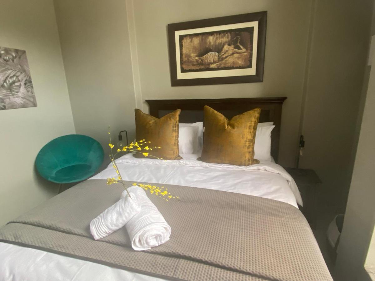 Lovely Rosebank 1-Bedroom Condo With Pool & Cinema Johannesburg Exteriér fotografie